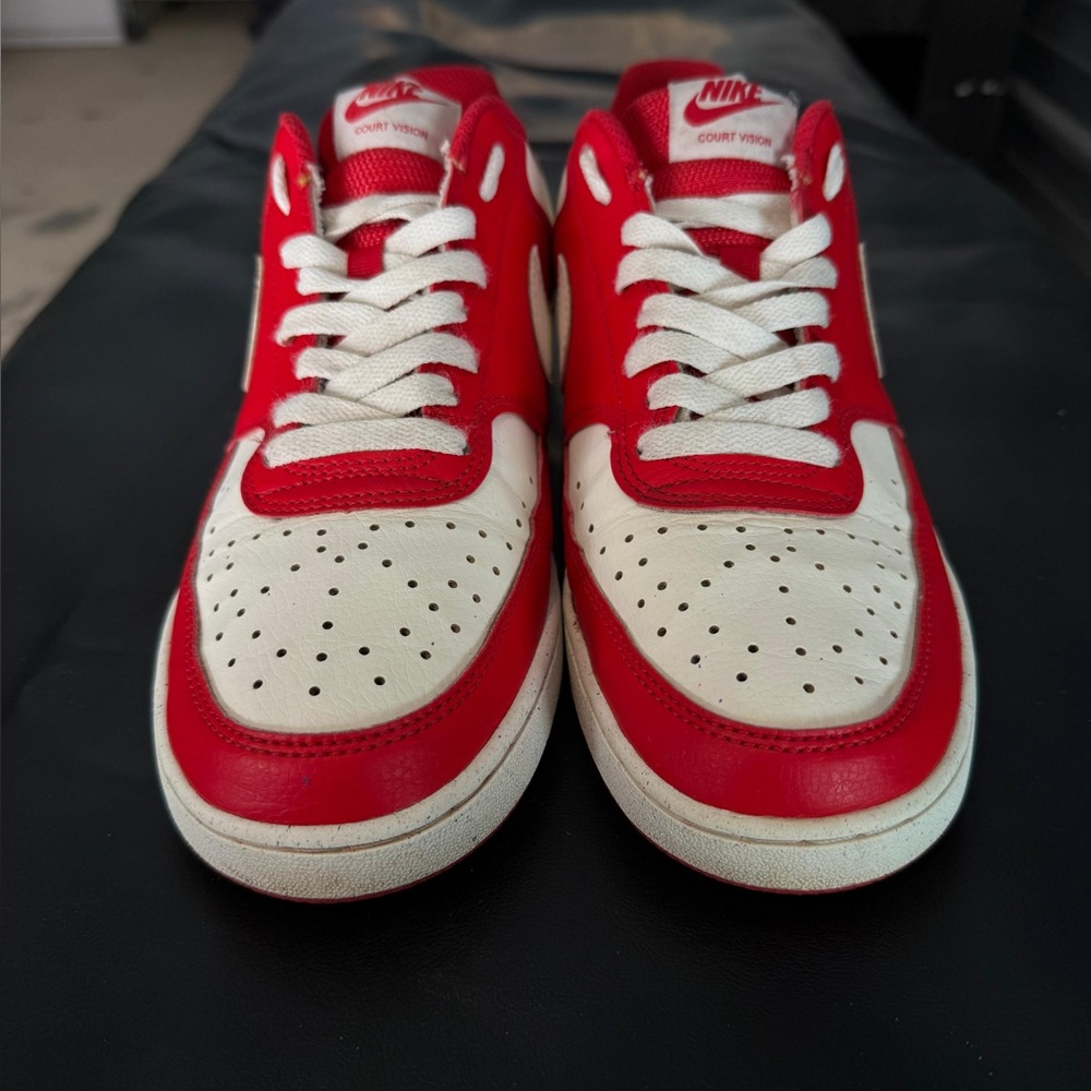 Nike Court Vision Low.